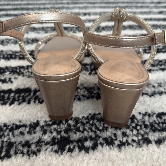 Adrienne Vittadini Adonnis wedge heel sandal
Size 7.5 - Picture 2 of 4